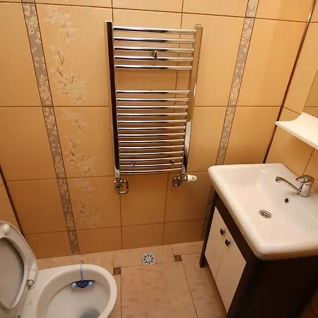 Old City Apartment *